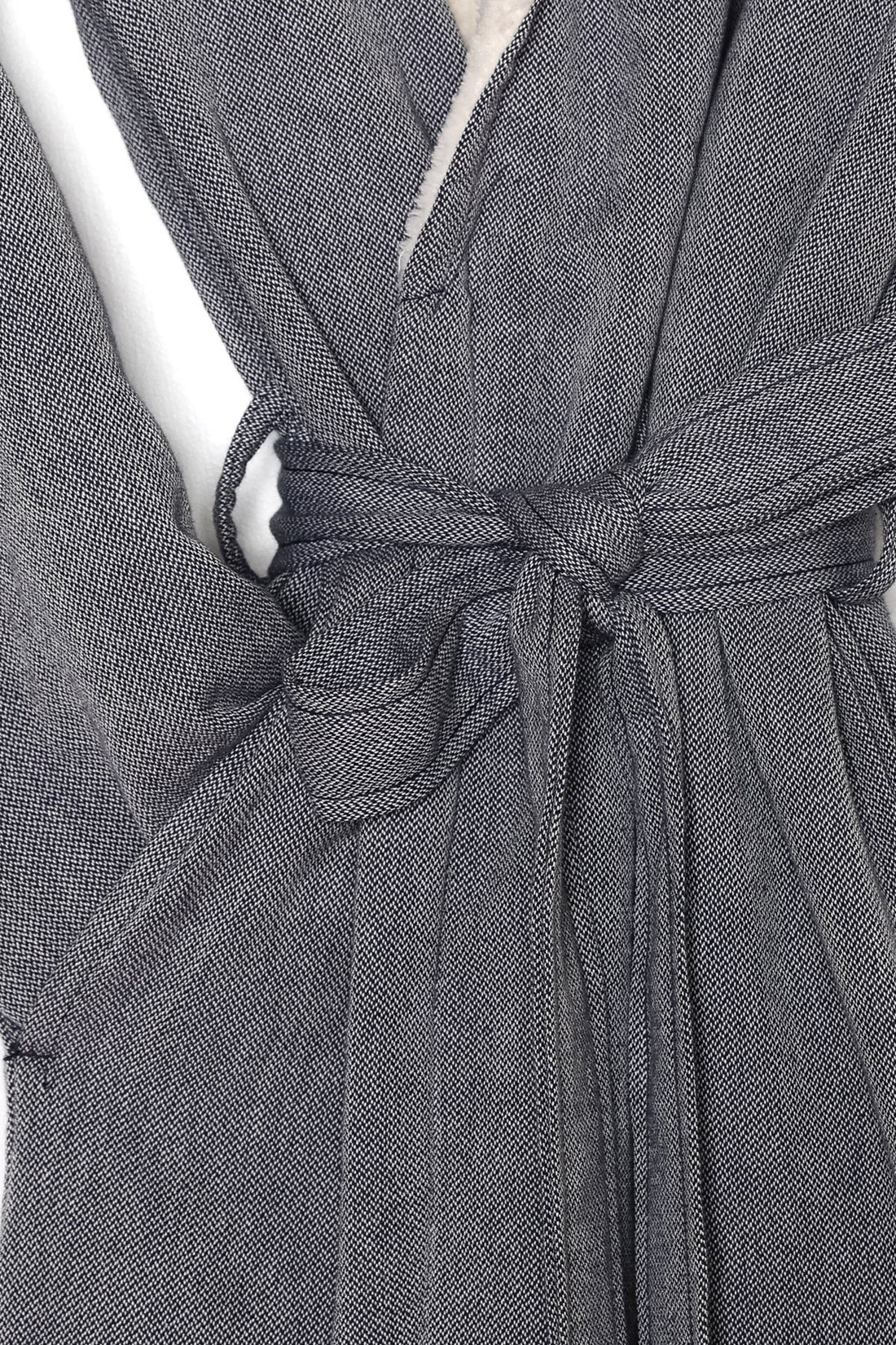 QUEST ROBE - GREY